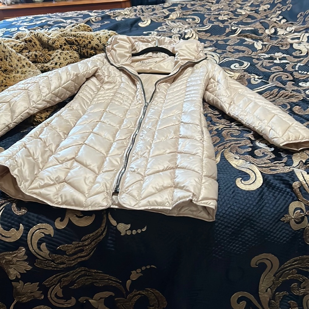 Kenneth Cole coat used a couple times in perfect shape